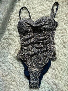 NIP TUCK Swim One Piece Swimsuit Rusched Tummy Control Navy Print Size 8